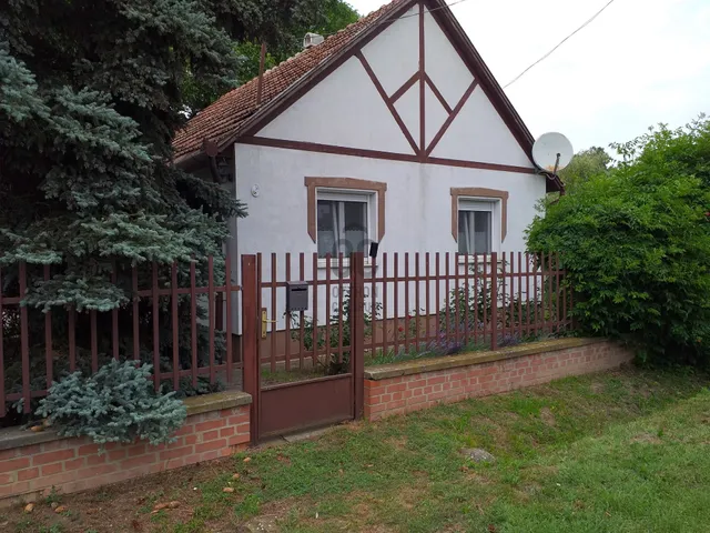 Eladó üdülő és hétvégi ház Vezseny 120 nm
