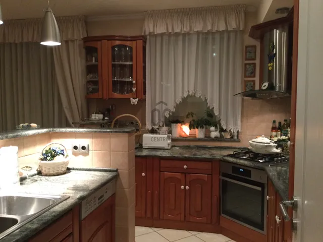 Eladó lakás Budapest III. kerület, Táborhegy 135 nm