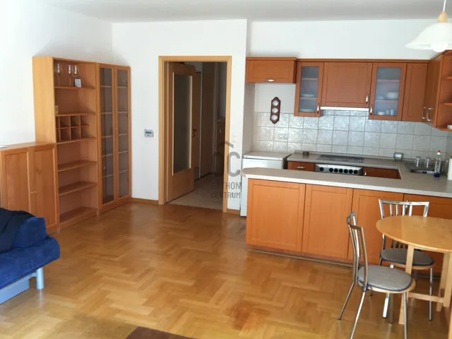 Kiadó lakás Budapest II. kerület, Országút 30 nm