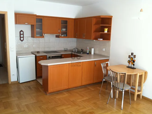 Kiadó lakás Budapest II. kerület, Országút 30 nm