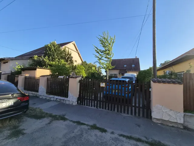 Eladó ház Budapest XVIII. kerület, Újpéteritelep 147 nm