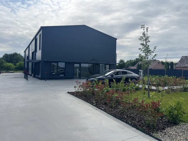 Kiadó kereskedelmi és ipari ingatlan Bicske 382 nm