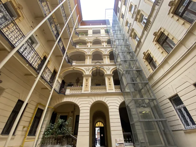 Eladó lakás Budapest VI. kerület 102 nm