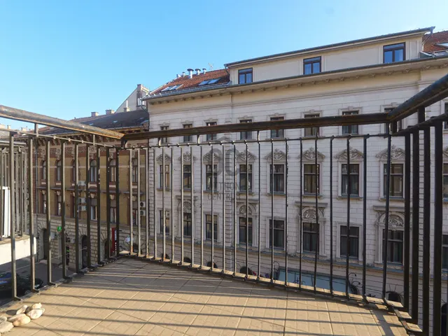 Eladó lakás Budapest VIII. kerület, II. János Pál pápa tér 59 nm