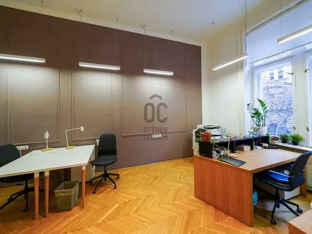 Eladó kereskedelmi és ipari ingatlan Budapest II. kerület 108 nm