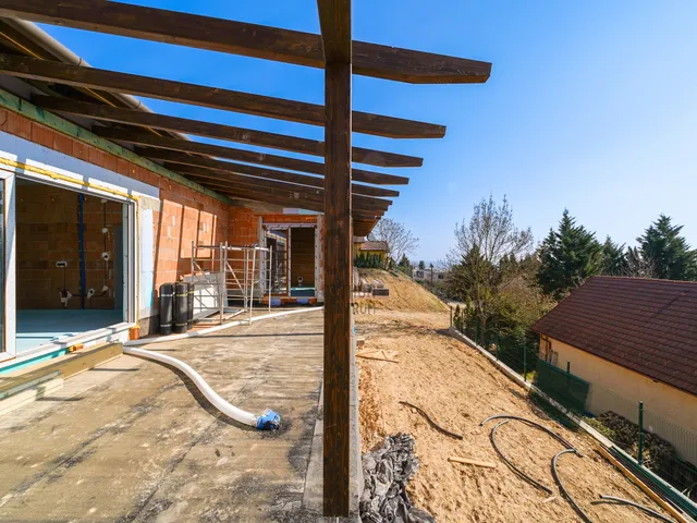 Eladó ház Üröm 300 nm