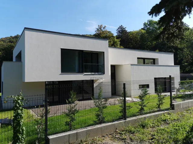Eladó lakás Budapest II. kerület, Petneházyrét 90 nm