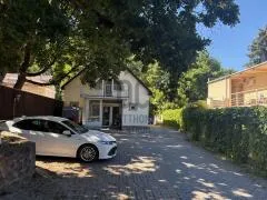 Kiadó kereskedelmi és ipari ingatlan Budapest II. kerület, Lipótmező 131 nm