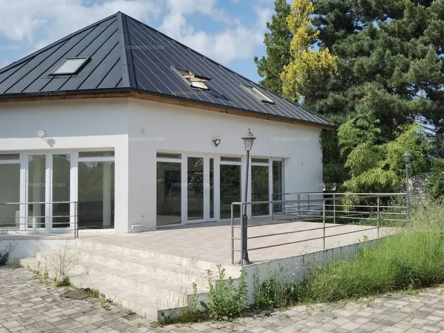 Eladó lakás Balatonszárszó 101 nm
