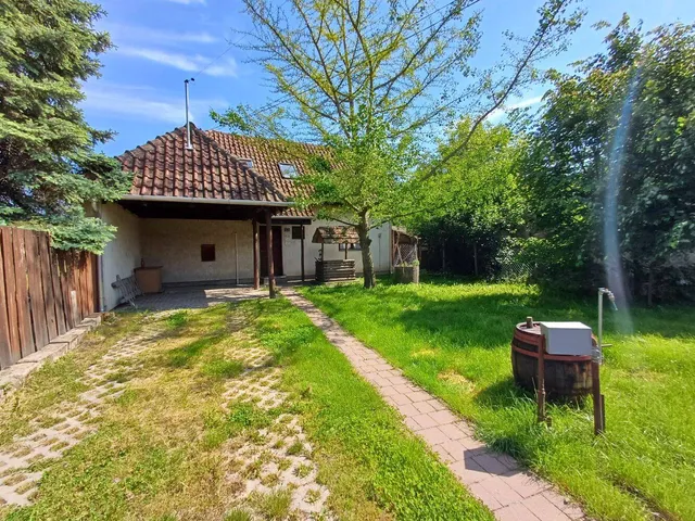 Eladó ház Etyek 146 nm