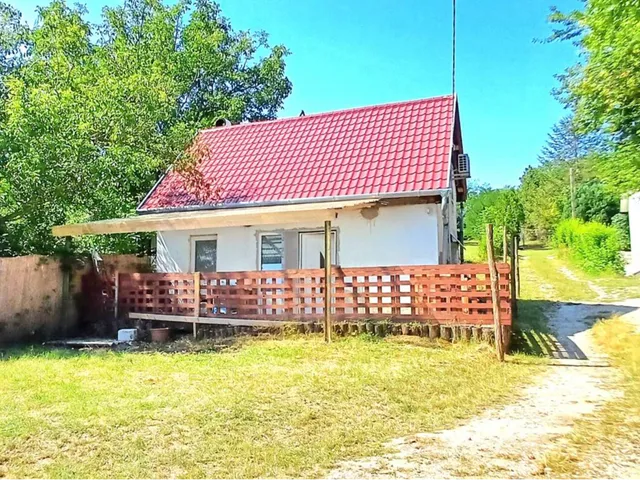 Eladó mezőgazdasági ingatlan Etyek 50 nm