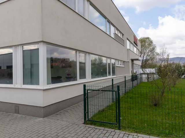 Eladó kereskedelmi és ipari ingatlan Szentendre 2049 nm