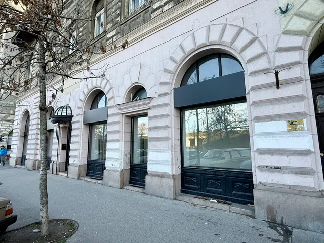 Eladó kereskedelmi és ipari ingatlan Budapest VI. kerület 331 nm