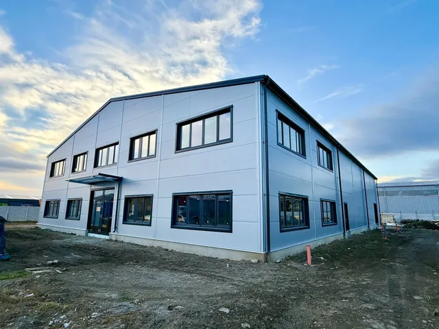 Kiadó kereskedelmi és ipari ingatlan Szentendre 1080 nm