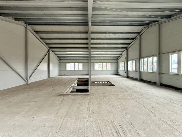 Kiadó kereskedelmi és ipari ingatlan Szentendre 1080 nm