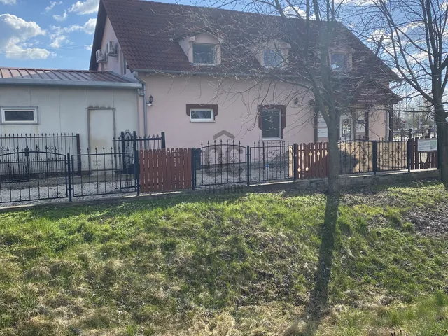Eladó kereskedelmi és ipari ingatlan Szolnok 738 nm