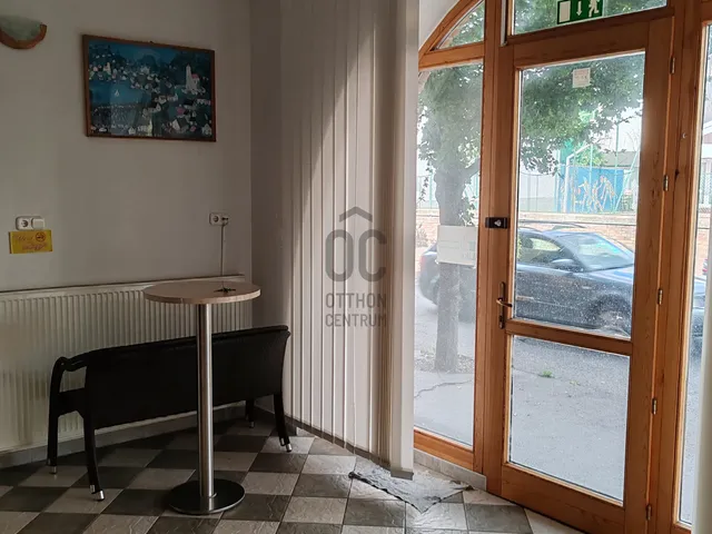 Eladó kereskedelmi és ipari ingatlan Szolnok, Belváros 66 nm