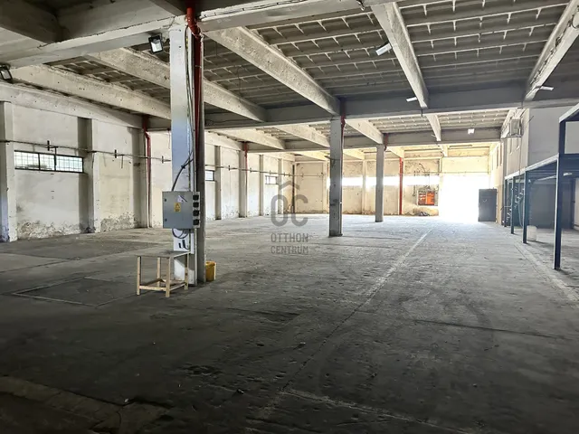 Kiadó kereskedelmi és ipari ingatlan Szolnok 720 nm