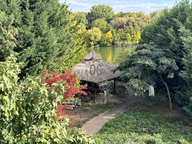 Eladó ház Szolnok, Szandaszőlős 260 nm