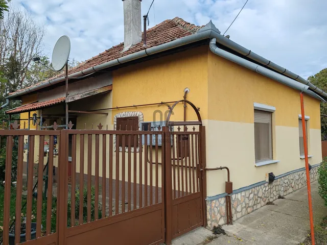 Eladó ház Kengyel 56 nm