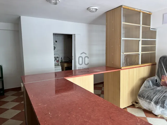 Eladó kereskedelmi és ipari ingatlan Szolnok, Belváros 32 nm