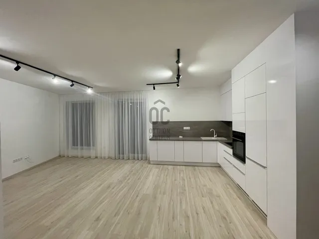 Eladó lakás Szolnok, Belváros 68 nm