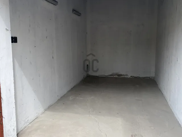 Kiadó garázs Szolnok, Belváros 13 nm