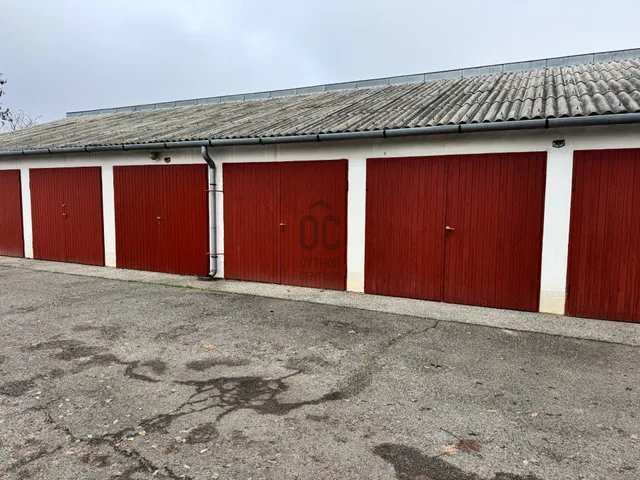 Kiadó garázs Szolnok, Belváros 13 nm