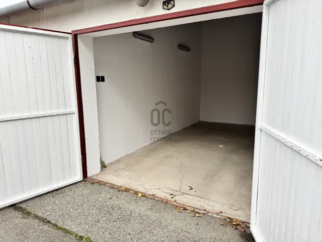 Kiadó garázs Szolnok, Belváros 13 nm