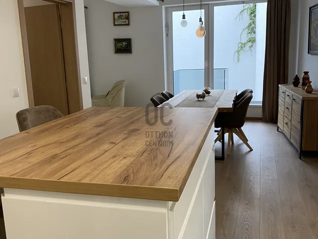 Eladó lakás Szolnok, Belváros 69 nm