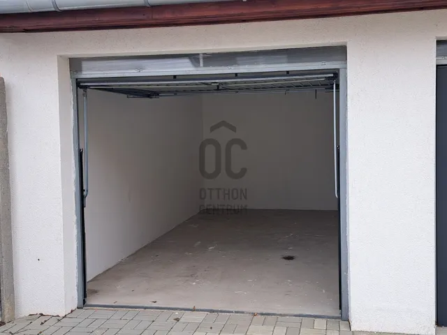 Kiadó garázs Szolnok, Belváros 18 nm