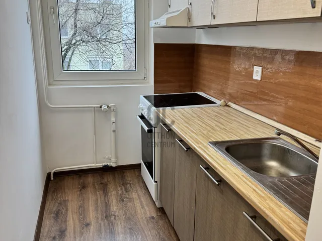 Eladó lakás Szolnok, Széchenyi-lakótelep 50 nm