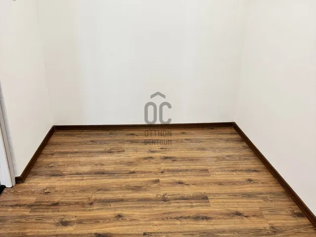 Eladó lakás Szolnok, Széchenyi-lakótelep 50 nm