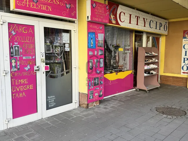 Eladó kereskedelmi és ipari ingatlan Szolnok, Belváros 76 nm
