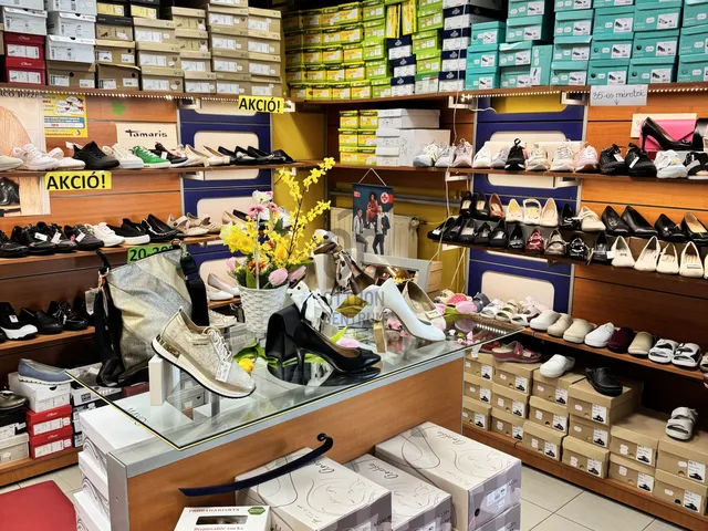 Eladó kereskedelmi és ipari ingatlan Szolnok, Belváros 76 nm