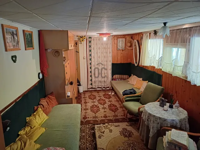 Eladó nyaraló Dunaújváros 30 nm