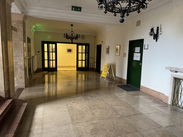 Eladó kereskedelmi és ipari ingatlan Dunaújváros, Belváros 98 nm