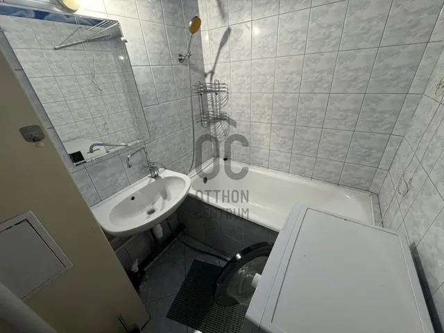 Eladó lakás Dunaújváros, Béke városrész 30 nm