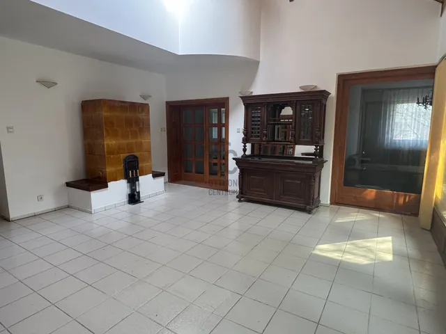 Eladó ház Dunaújváros, Újtelep 230 nm