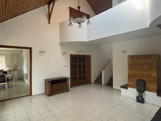 Eladó ház Dunaújváros, Újtelep 230 nm