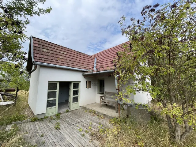 Eladó ház Nagyvenyim 30 nm
