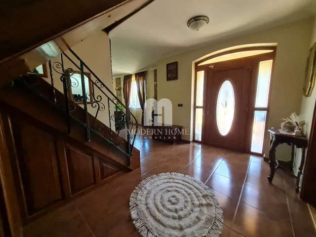 Eladó ház Polgárdi 210 nm