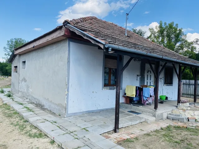 Eladó ház Pusztavacs 74 nm