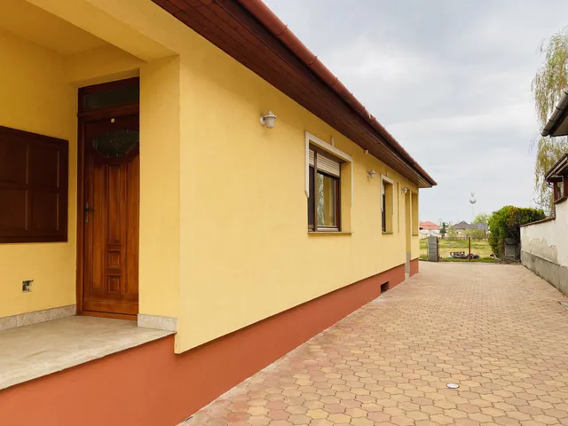 Eladó ház Újhartyán 130 nm