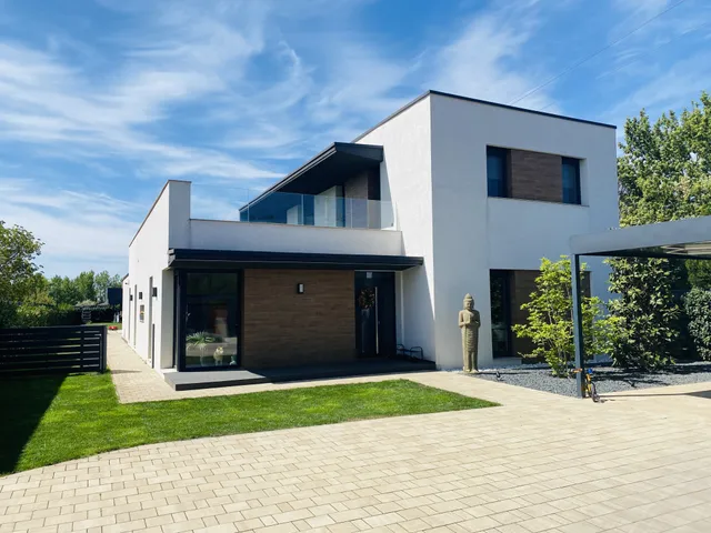 Eladó ház Hernád 300 nm