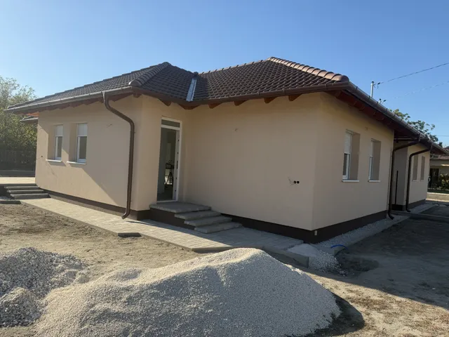 Eladó ház Bugyi 90 nm
