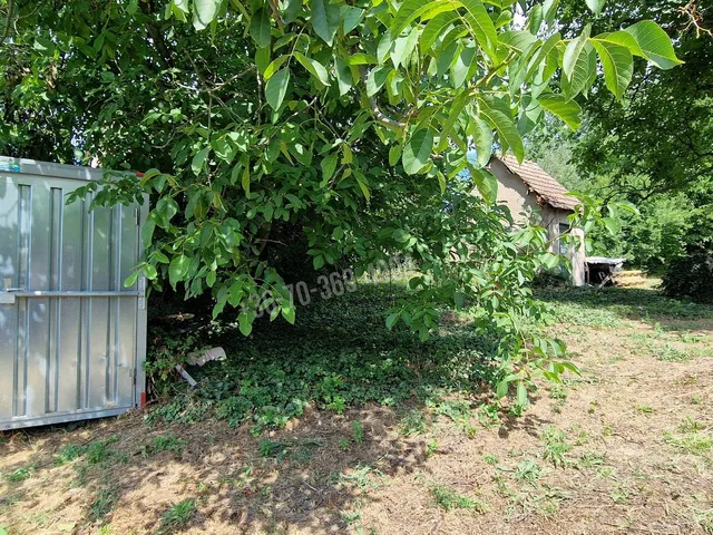 Eladó telek Csörög, Szabadság utca 1 nm
