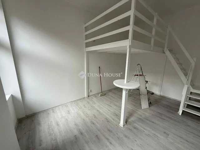 Eladó lakás Budapest VI. kerület 28 nm