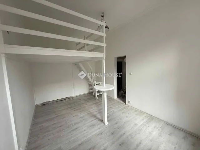 Eladó lakás Budapest VI. kerület 28 nm
