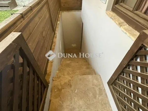 Eladó ház Budapest XVI. kerület 262 nm